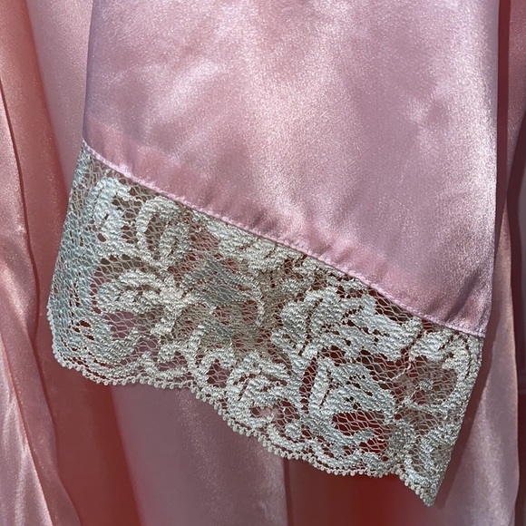 Victoria’s Secret pink satin robe and chemise with beige lace. Pink label.Size S - Picture 9 of 13